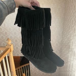 Minnetonka Moccasin 3-Layer Fringe Boot